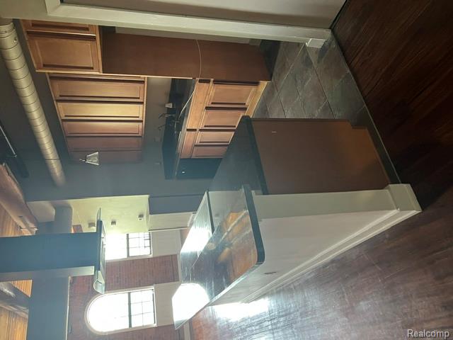 6533 E Jefferson Avenue Property Photo 13