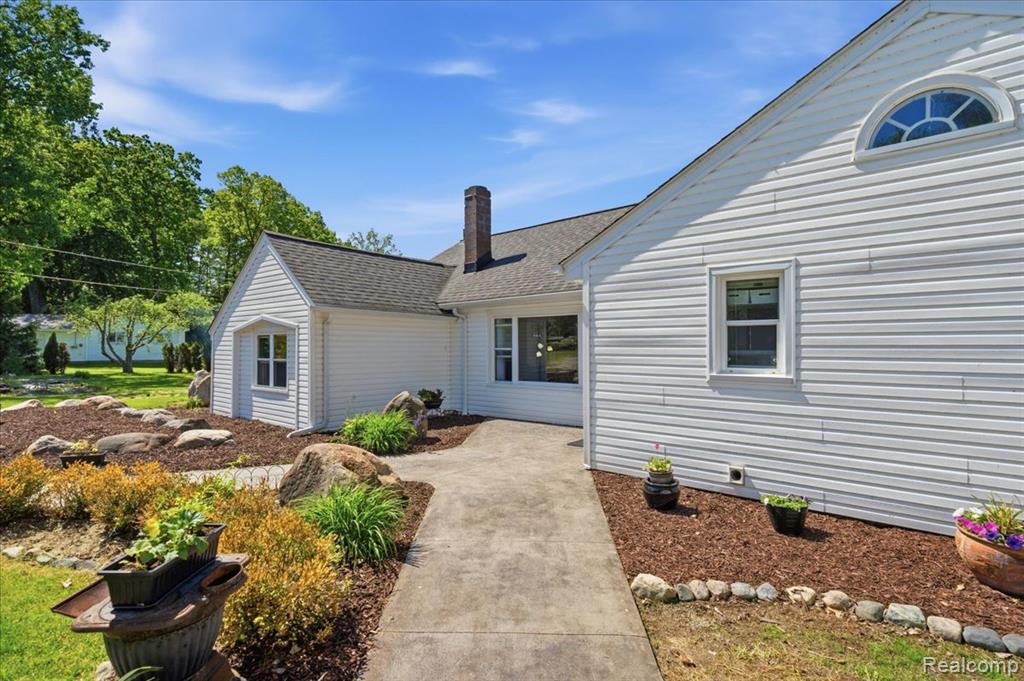 68991 Mound Road Property Photo 6