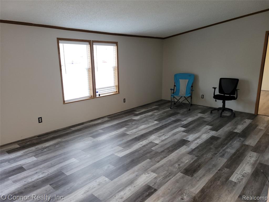 521 Bush Lake Lane Property Photo 3