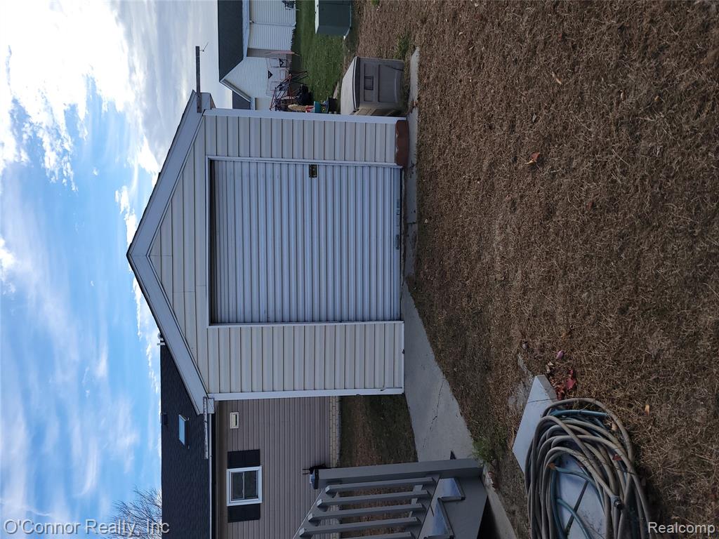 521 Bush Lake Lane Property Photo 14