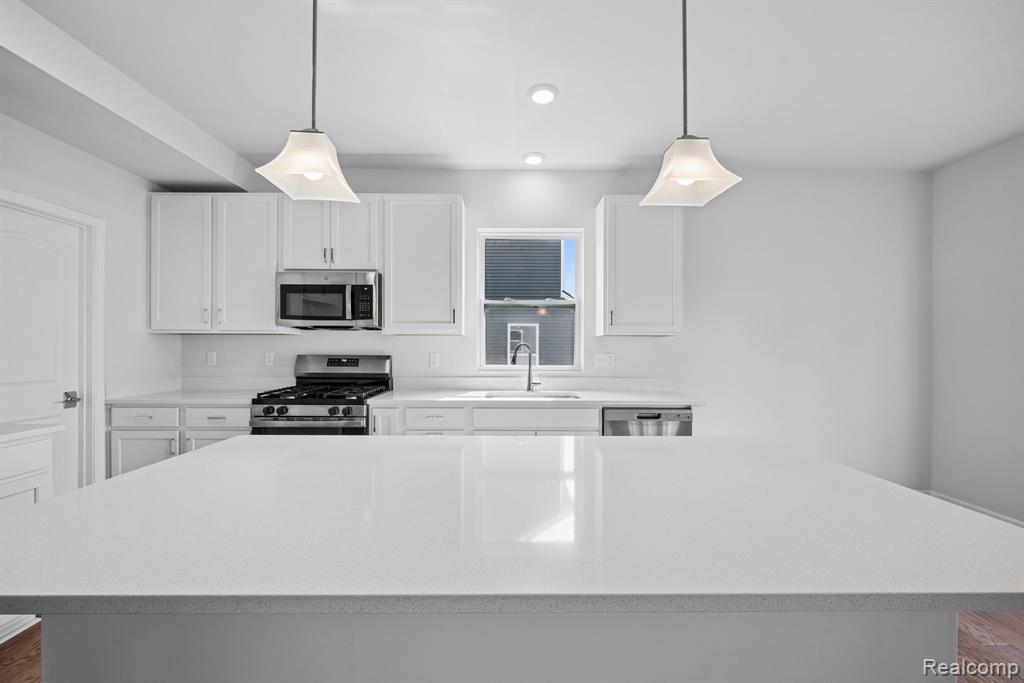 27137 Silo Drive Property Photo 4
