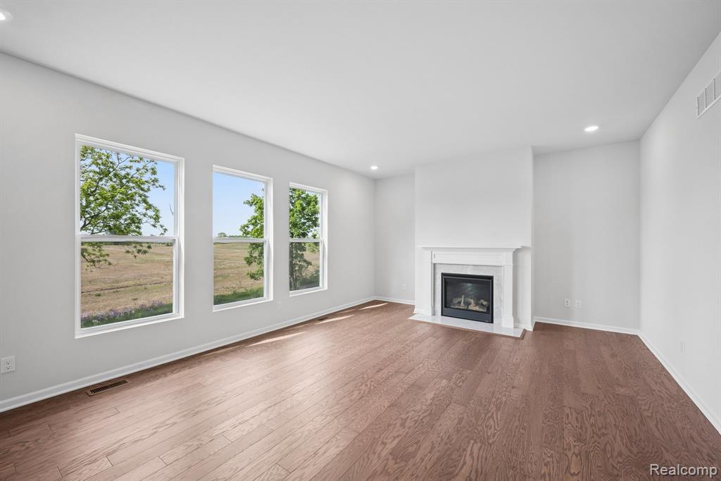 27137 Silo Drive Property Photo 10