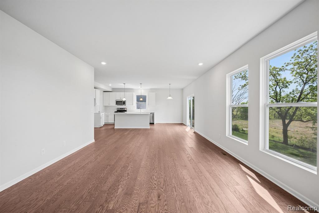 27137 Silo Drive Property Photo 11