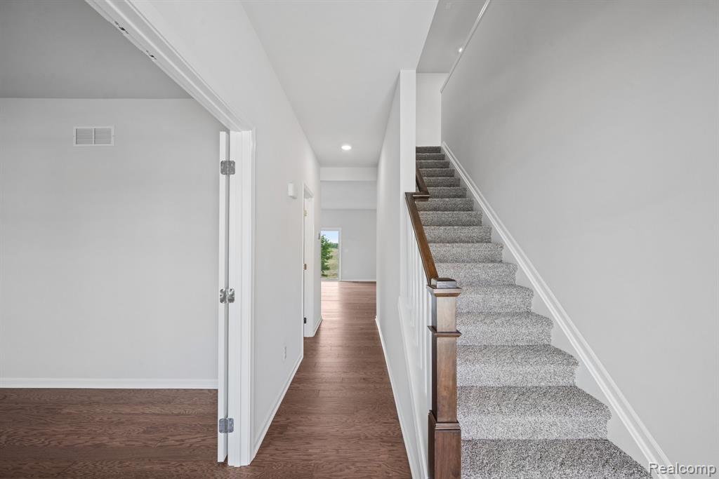 27137 Silo Drive Property Photo 12
