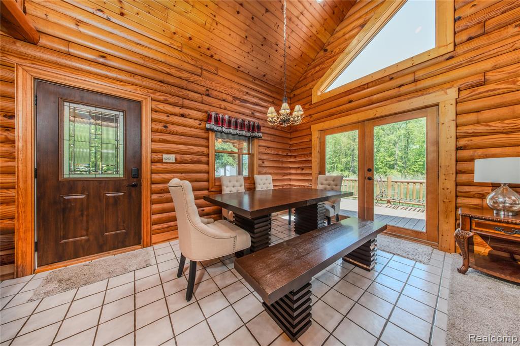 5432 N 7 Mile Road Property Photo 4