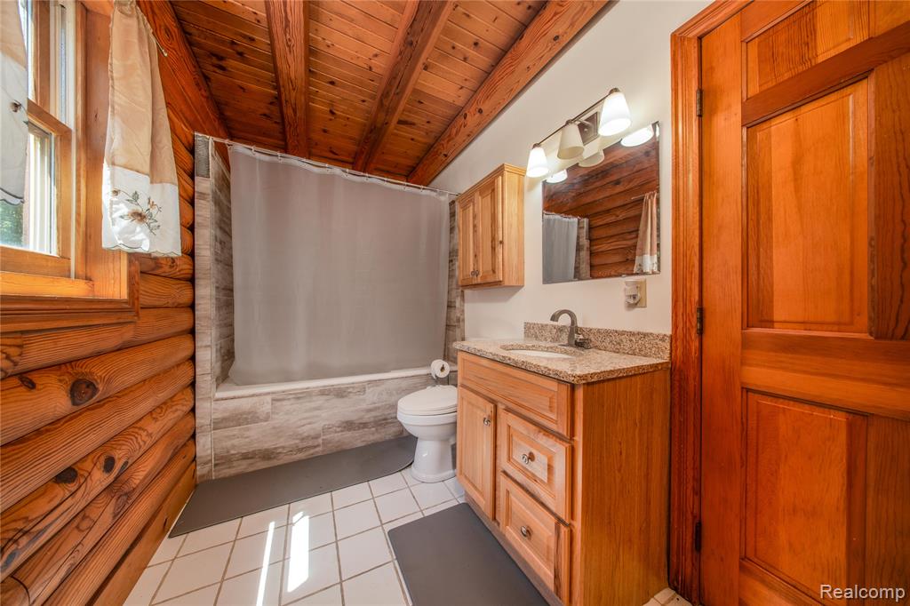 5432 N 7 Mile Road Property Photo 11
