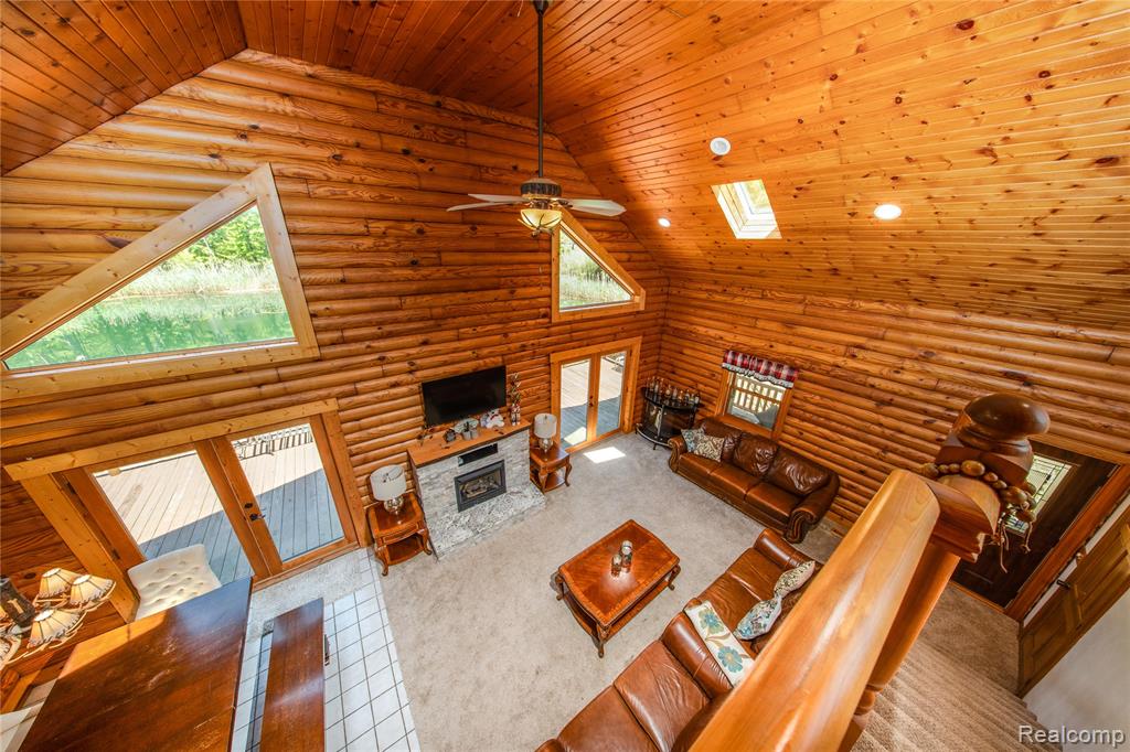 5432 N 7 Mile Road Property Photo 12