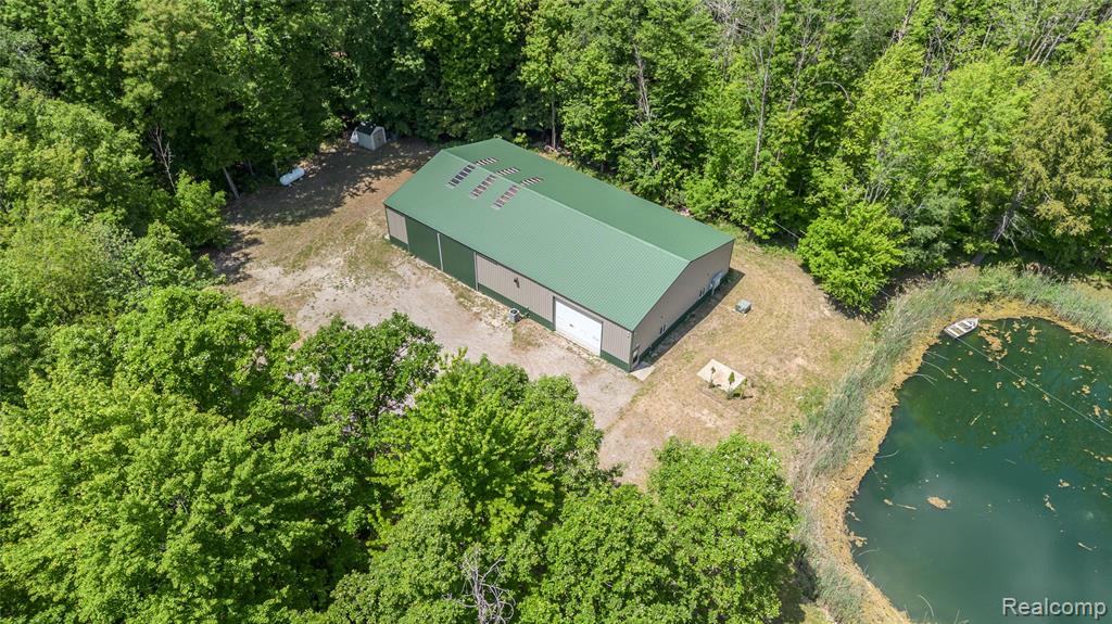 5432 N 7 Mile Road Property Photo 23