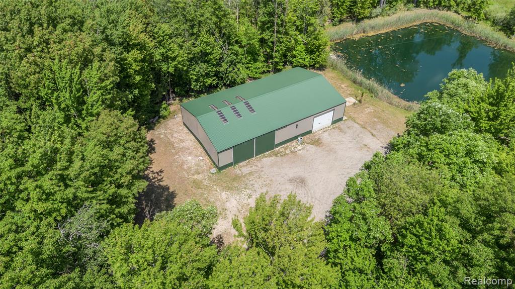 5432 N 7 Mile Road Property Photo 24