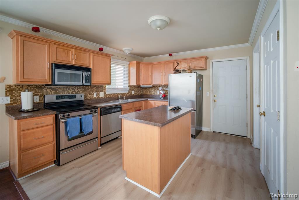 28136 Fortson Lane Property Photo 6
