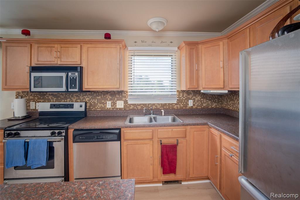 28136 Fortson Lane Property Photo 8