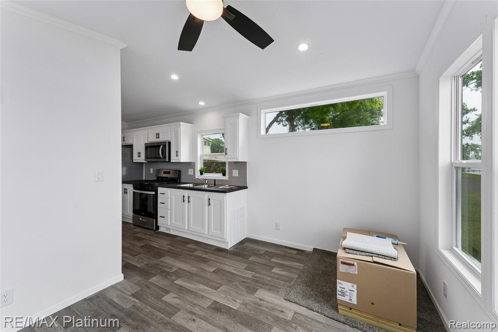 2 Serenity Shore Property Photo 4