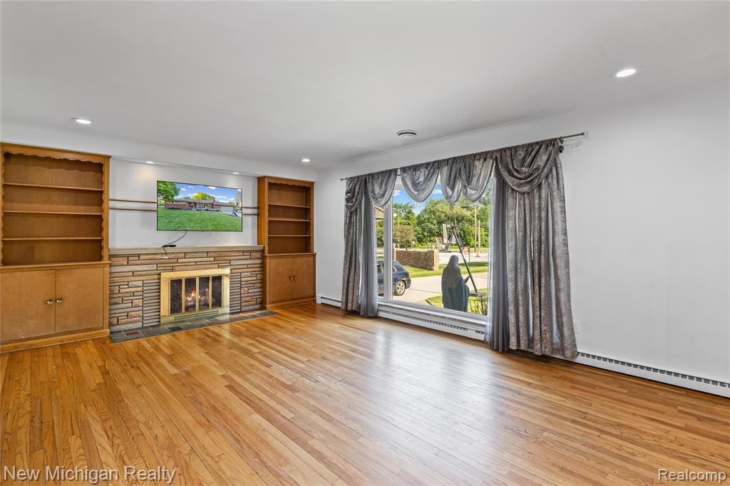 8359 Chicago Road Property Photo 6