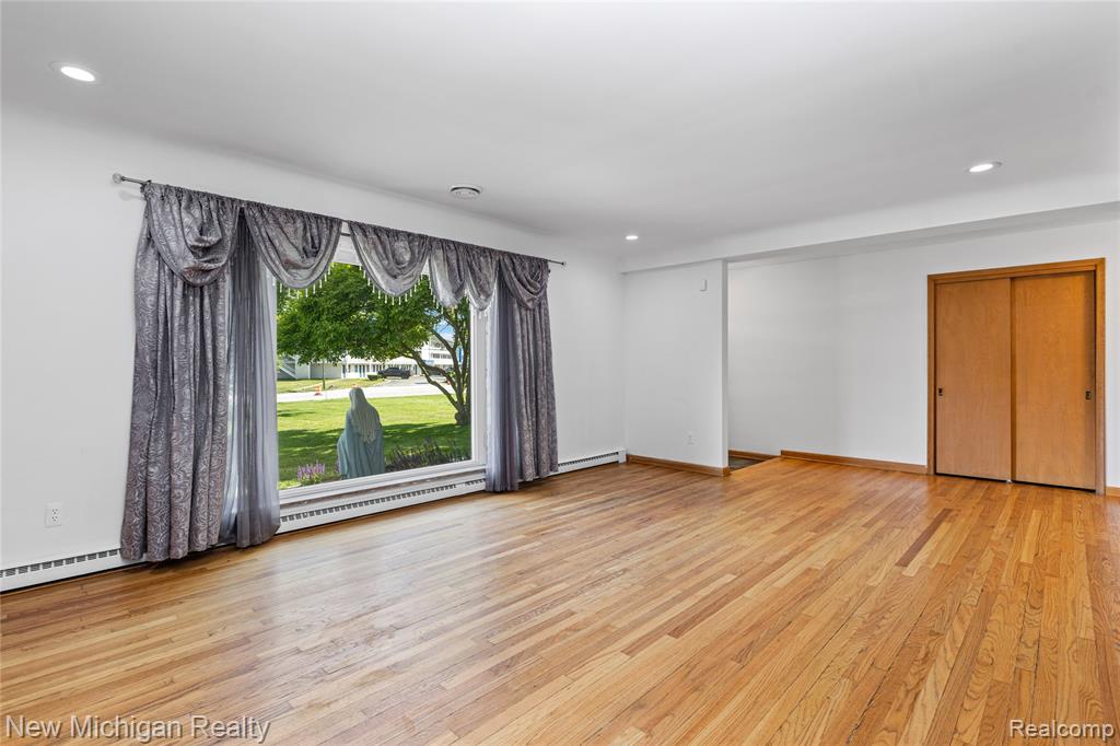 8359 Chicago Road Property Photo 8