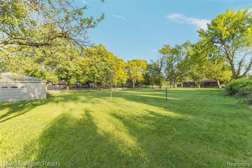 8359 Chicago Road Property Photo 57