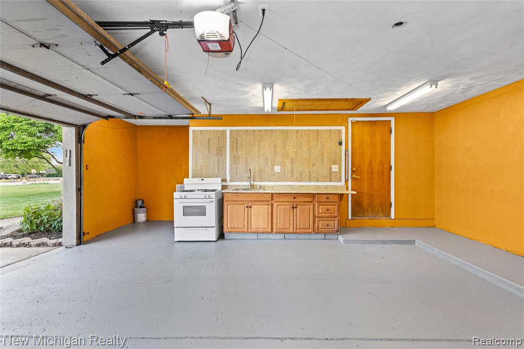 8359 Chicago Road Property Photo 67