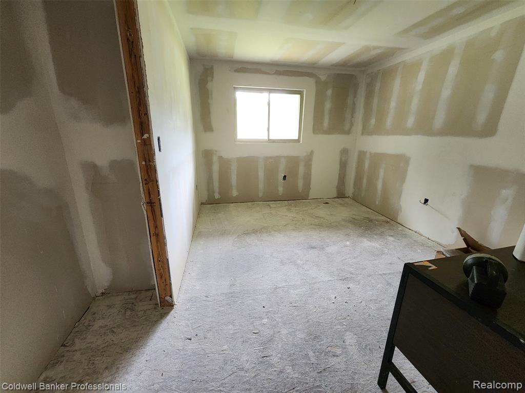 27391 Spring Arbor Drive Property Photo 2