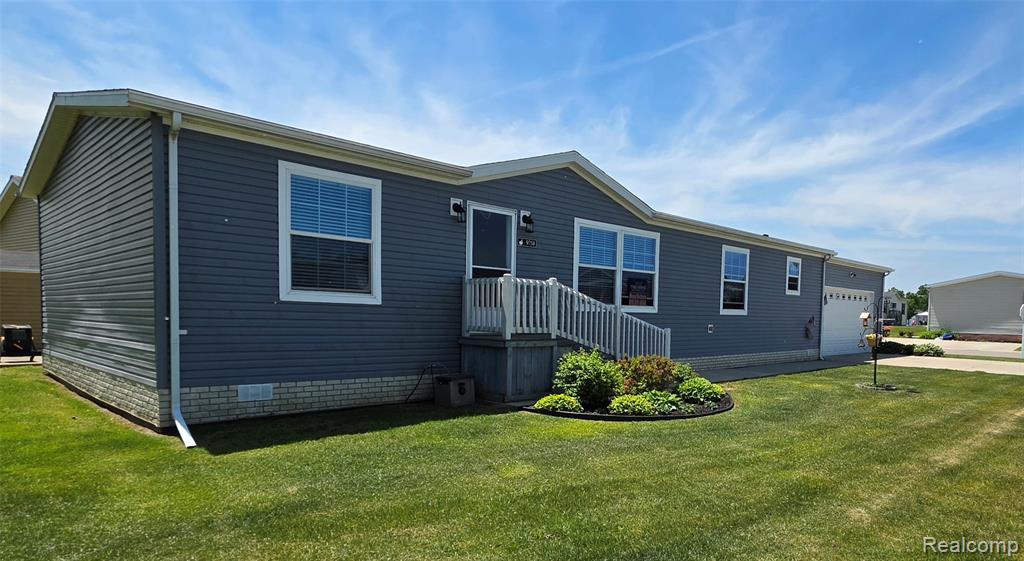 9758 Home Court Property Photo 2