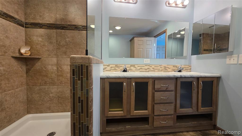 9758 Home Court Property Photo 11