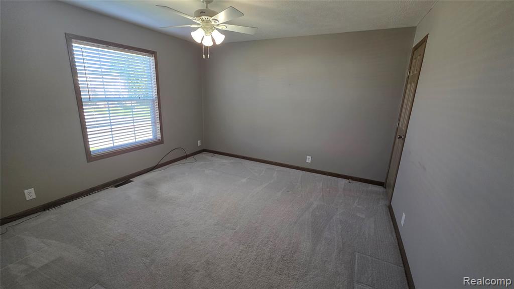 9758 Home Court Property Photo 15