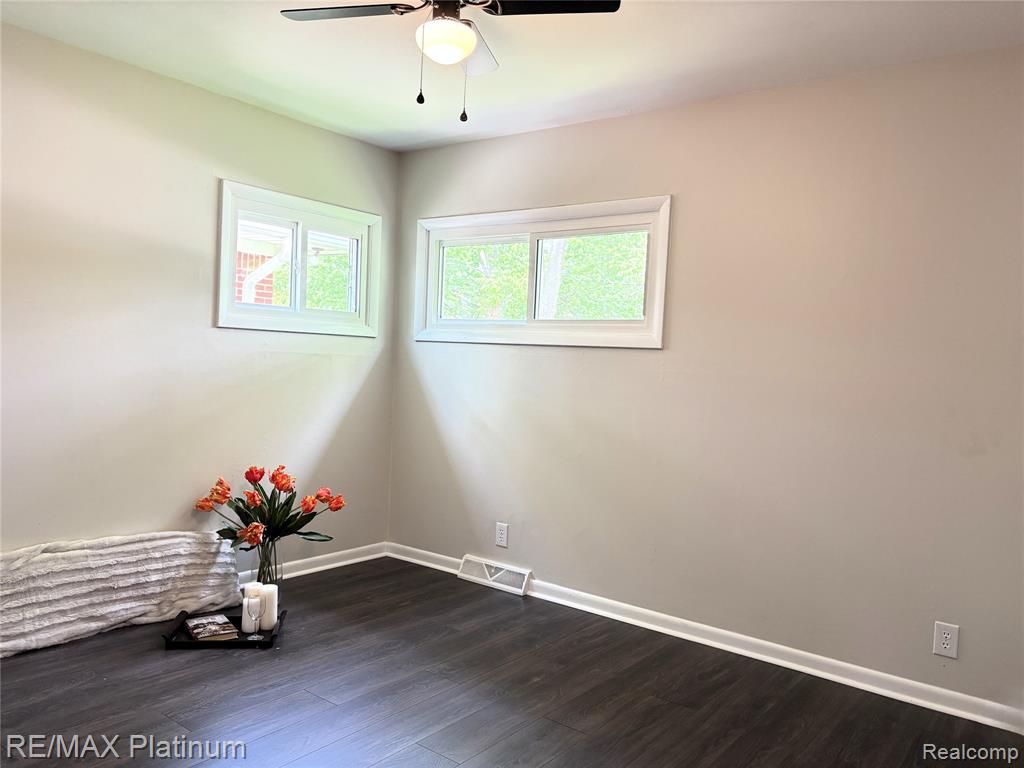 208 Devonshire St Property Photo 9