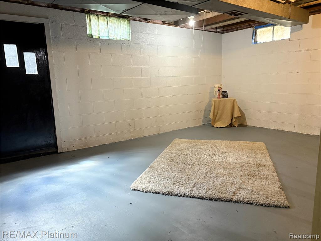 208 Devonshire St Property Photo 14