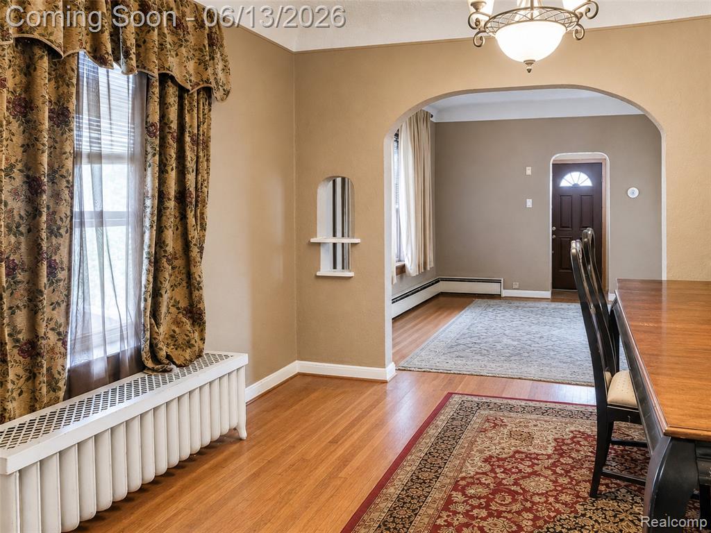 24362 Outer Drive Property Photo 10