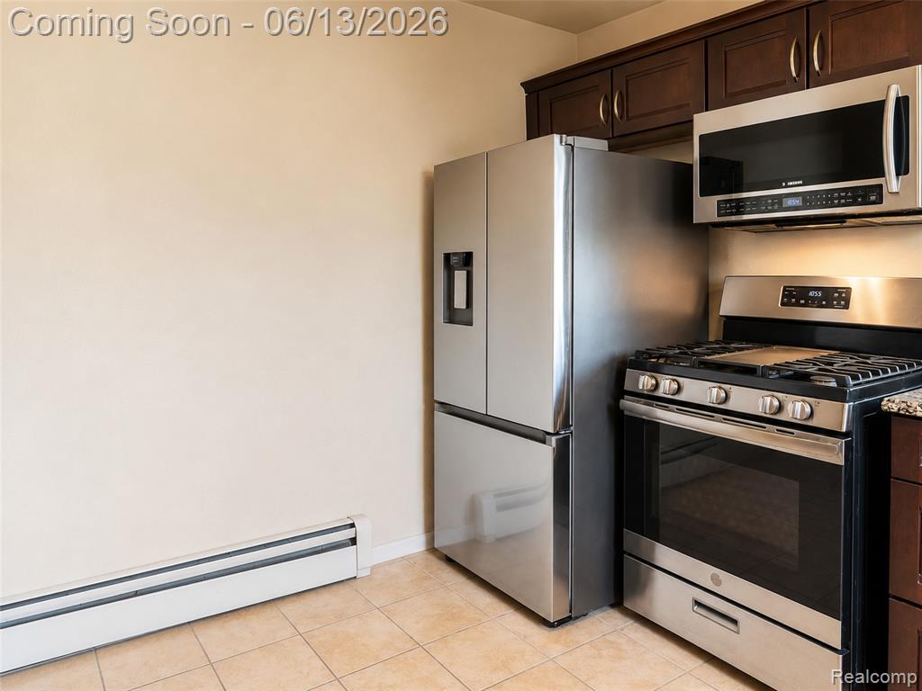 24362 Outer Drive Property Photo 15