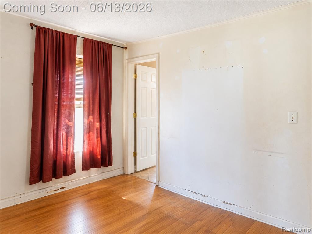 24362 Outer Drive Property Photo 24