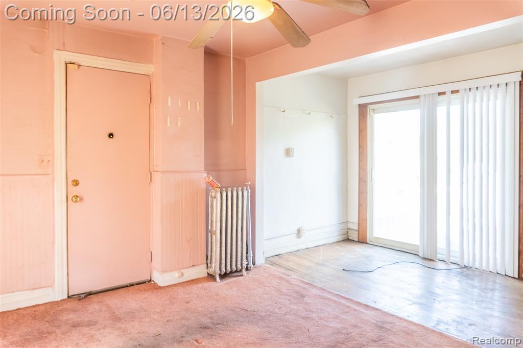 24362 Outer Drive Property Photo 32