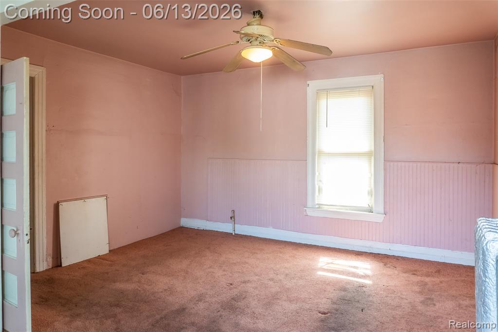 24362 Outer Drive Property Photo 33