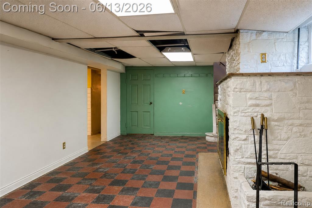 24362 Outer Drive Property Photo 36