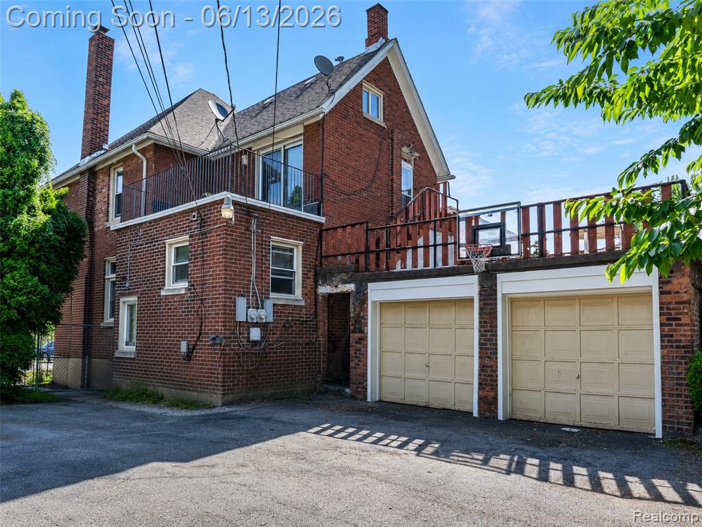 24362 Outer Drive Property Photo 46
