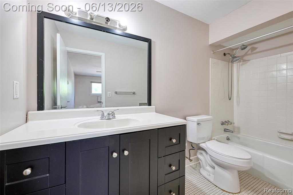 7592 Woodview Street Property Photo 6