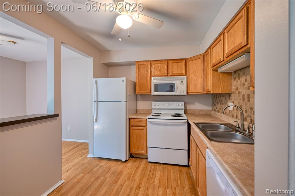 7592 Woodview Street Property Photo 14