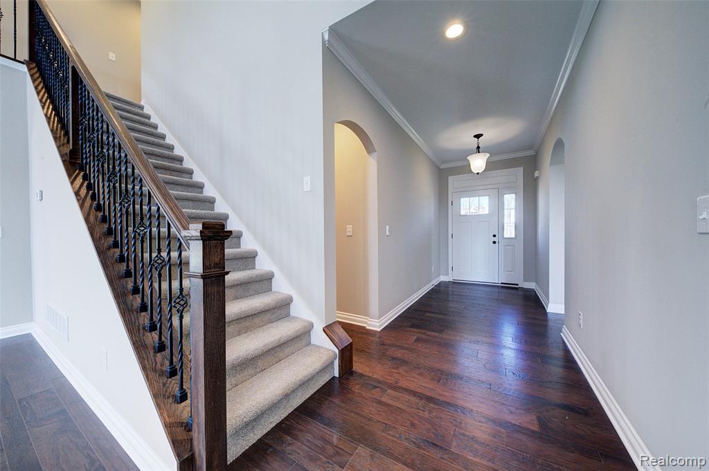 562 Round Rock Drive Property Photo 3