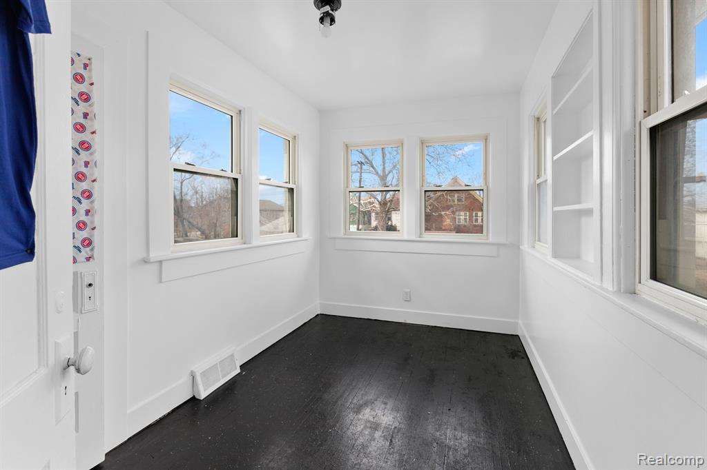 1528a Virginia Park Street Property Photo 7
