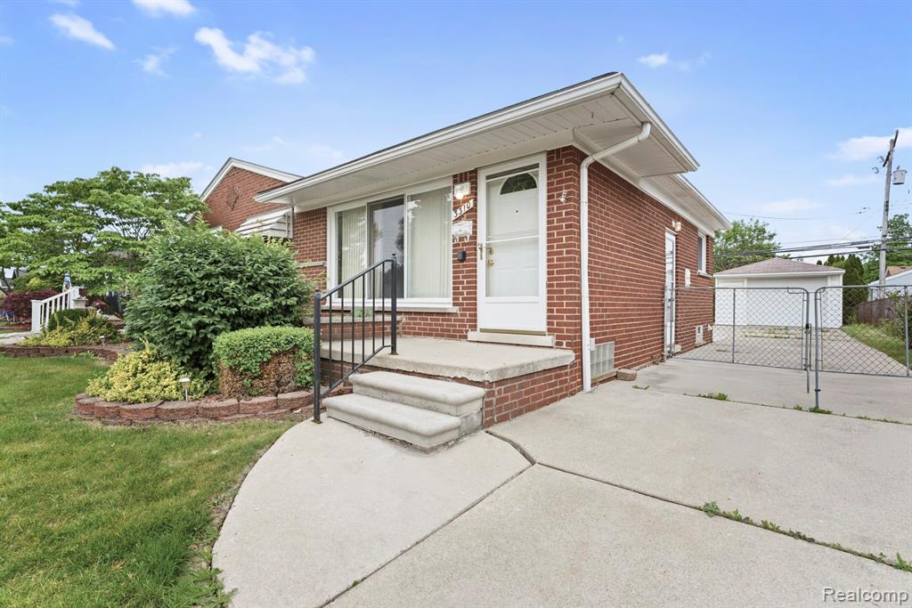 3310 Maidstone Street Property Photo 1