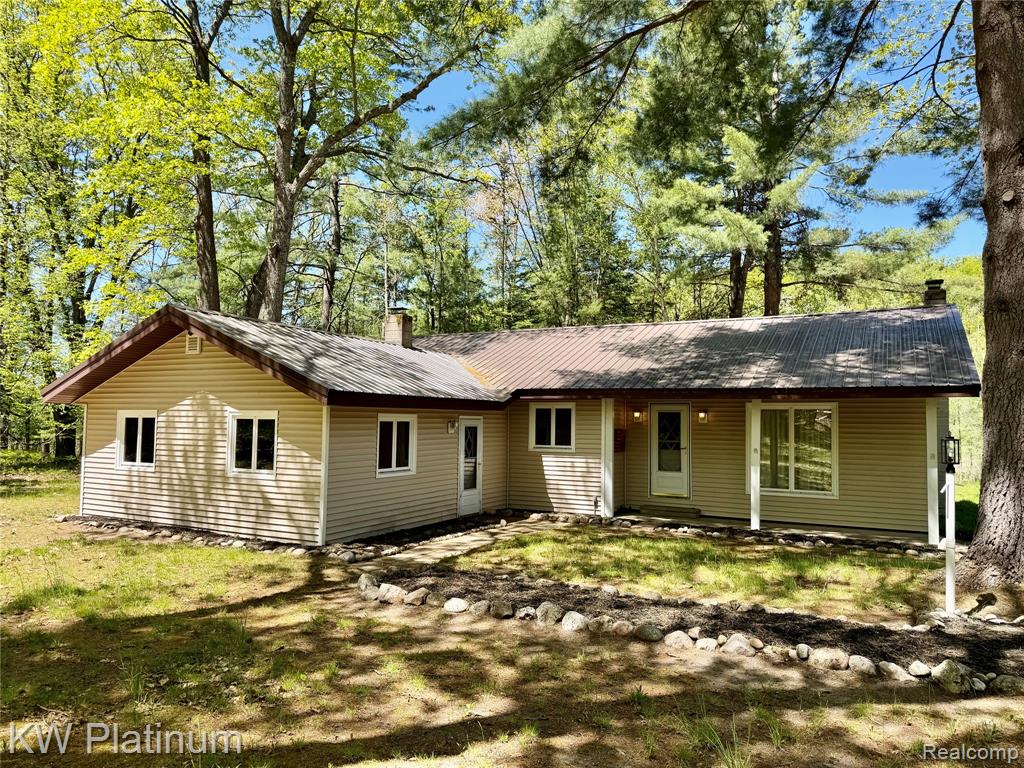 7050 Valley Lane Property Photo 1