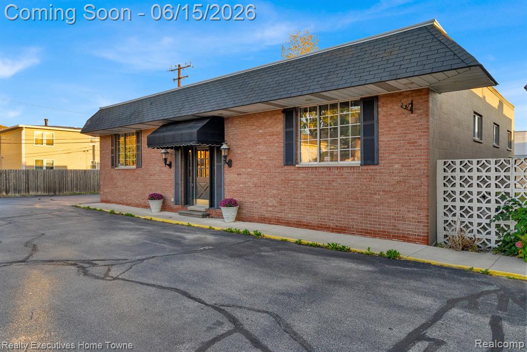 2928 Pine Grove Avenue Property Photo 4