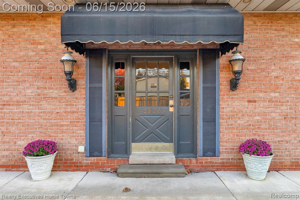 2928 Pine Grove Avenue Property Photo 5