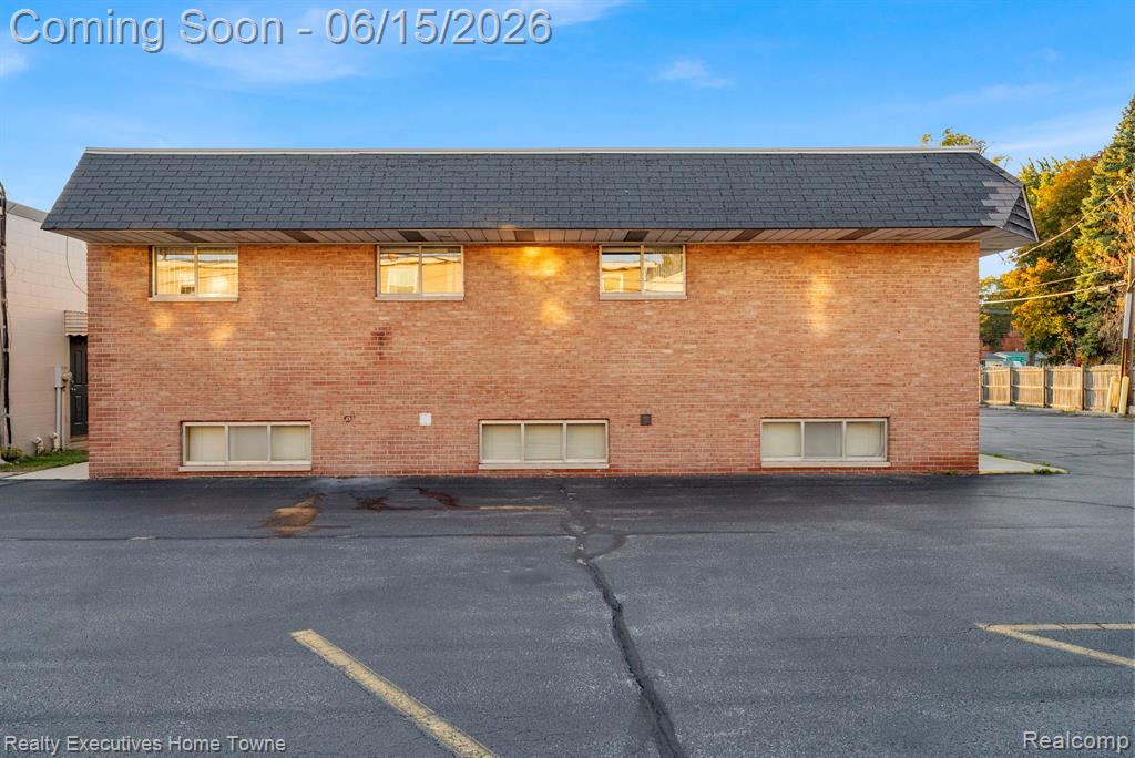 2928 Pine Grove Avenue Property Photo 12