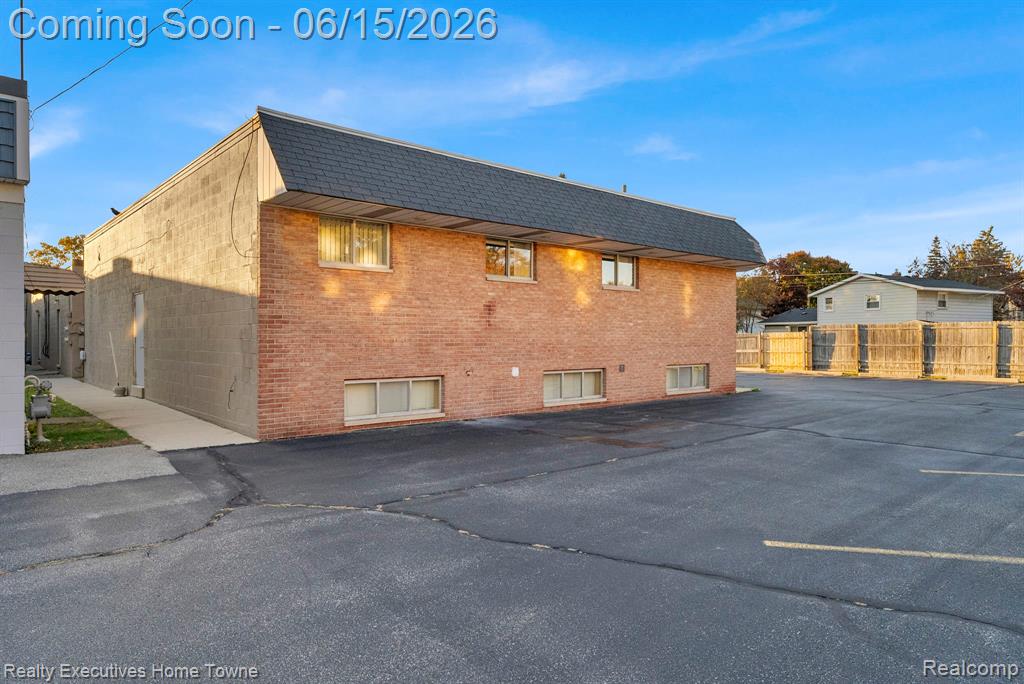 2928 Pine Grove Avenue Property Photo 13