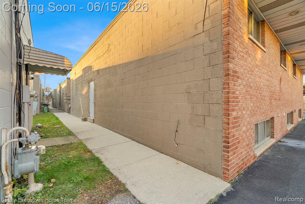 2928 Pine Grove Avenue Property Photo 14