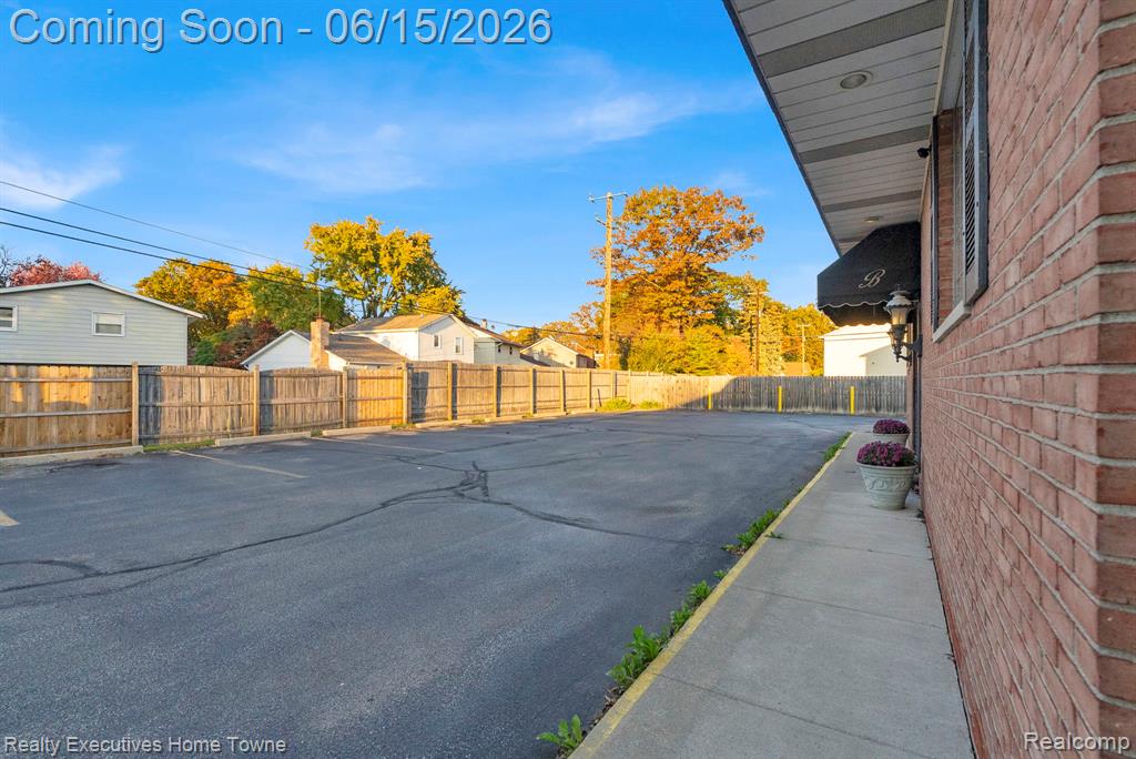 2928 Pine Grove Avenue Property Photo 17