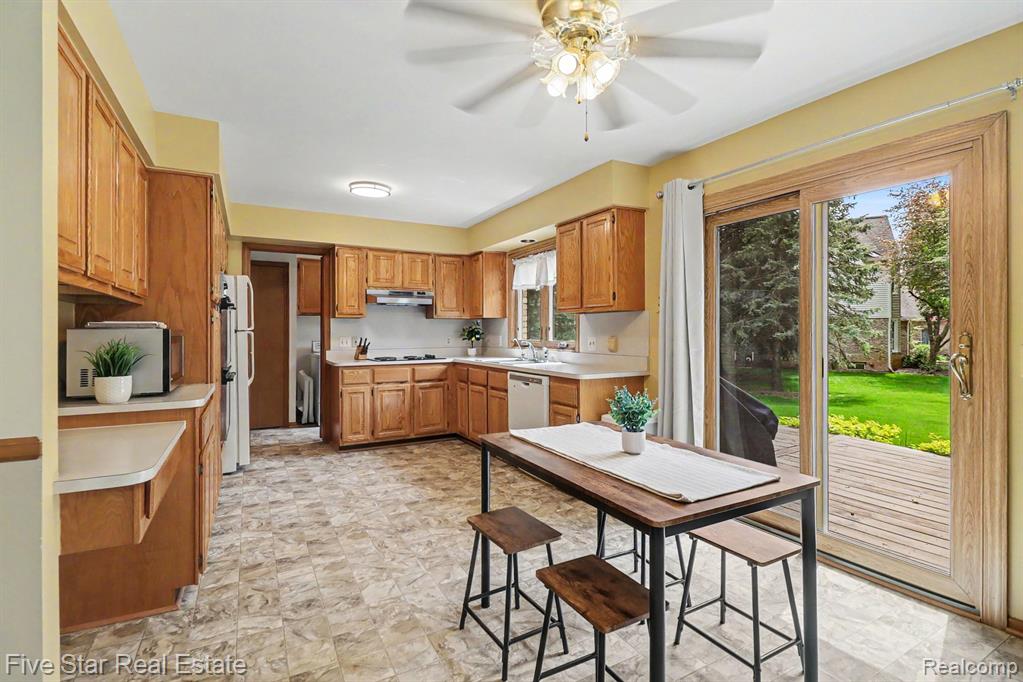 10100 Abrams Fork Property Photo 3