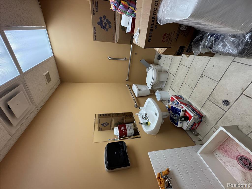13565 Dix Toledo Road Property Photo 6