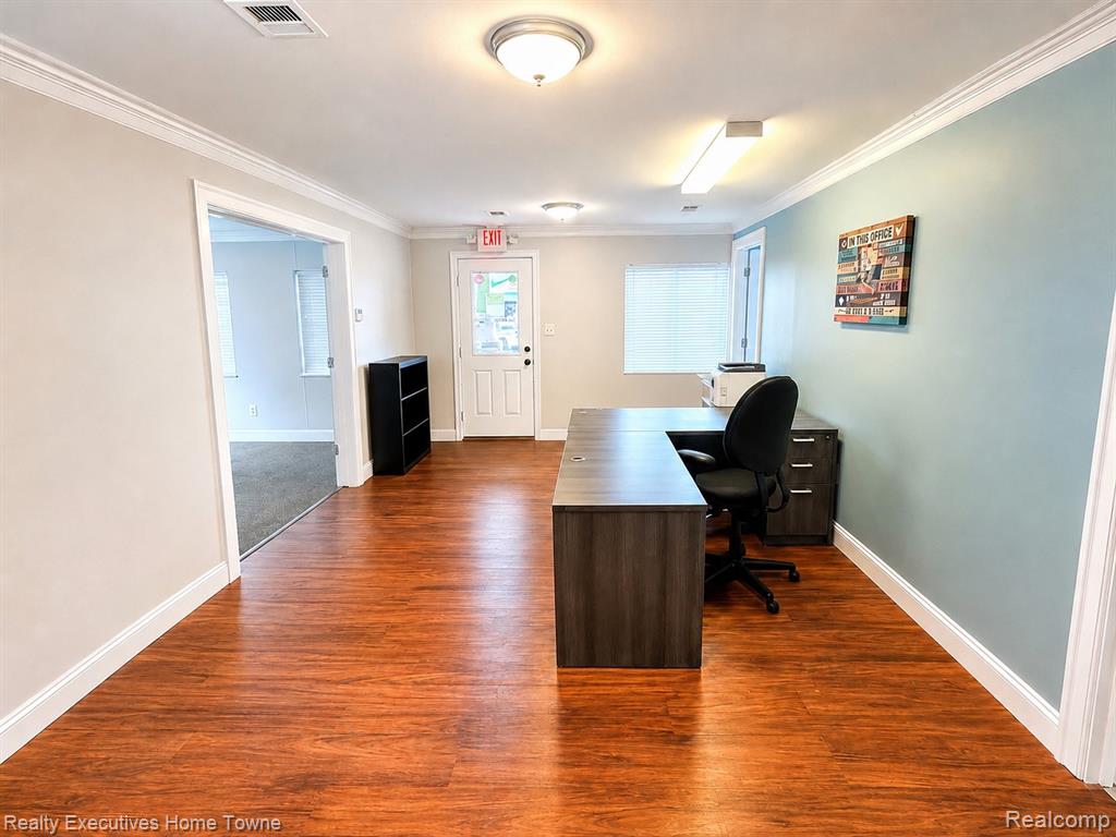 1097 S Lapeer Road Property Photo 2