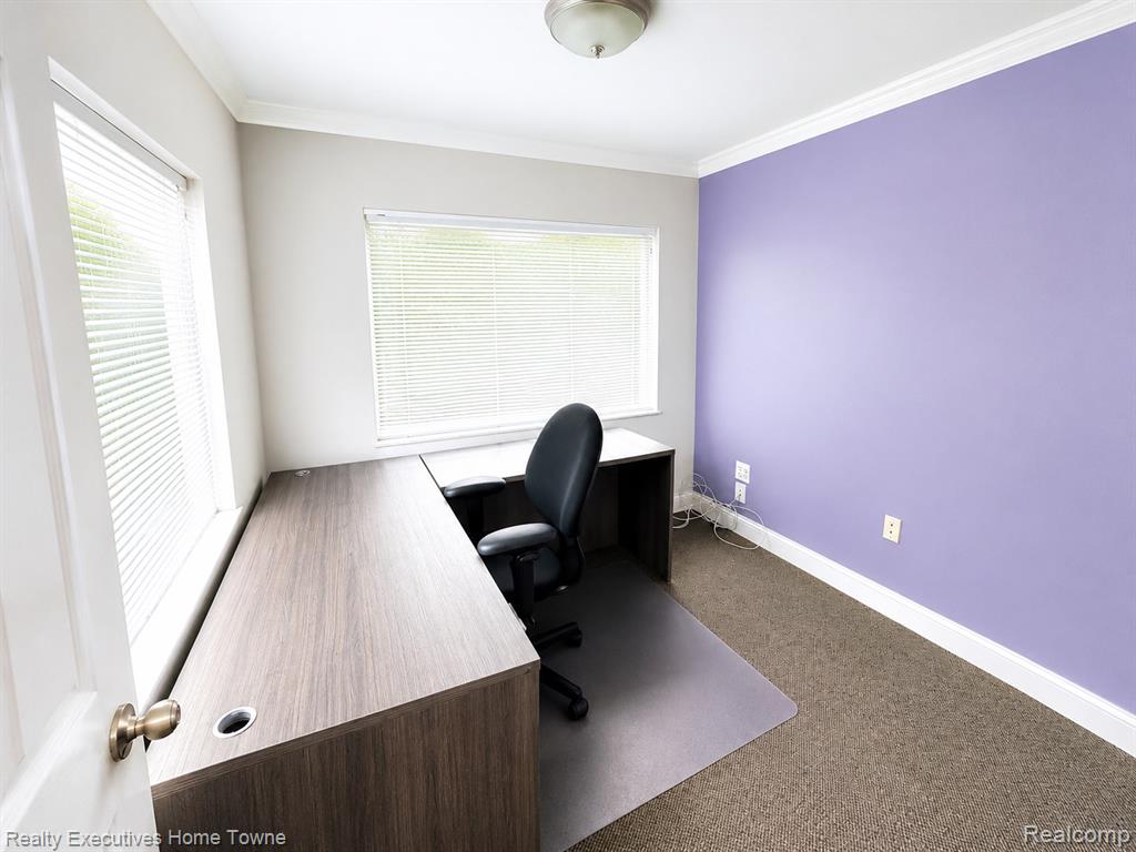 1097 S Lapeer Road Property Photo 9