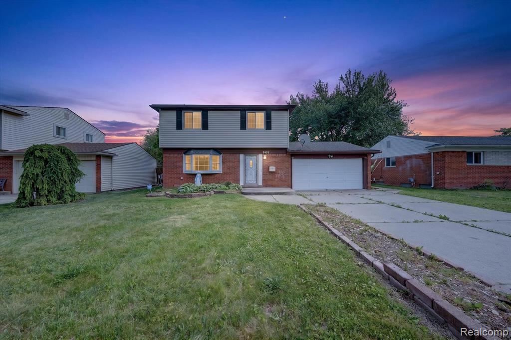 8452 Doncaster Dr Property Photo 1